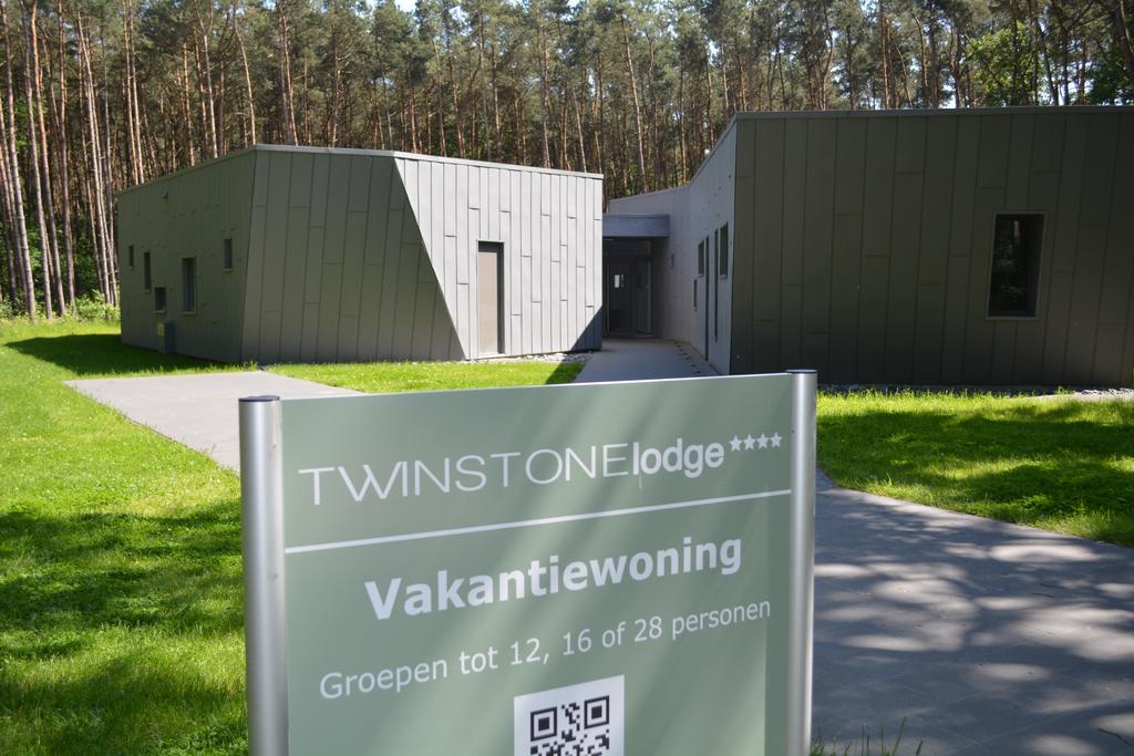 Twinstone Lodge Genk Exteriör bild